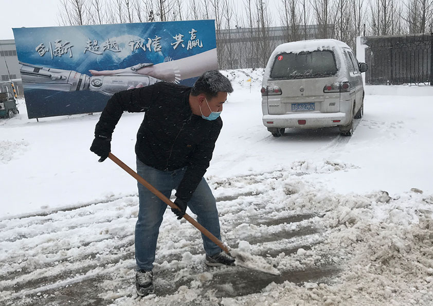 博陽(yáng)機(jī)械：冬日掃雪、天寒暖人心